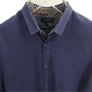 Ted Baker subtle dot button down w/ button placket detail XL